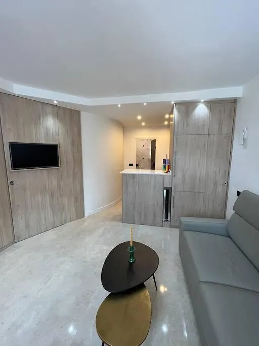 Studio Champs Elysees Apartment Paris France
