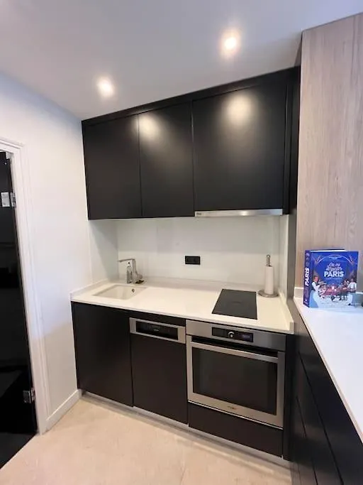 Studio Champs Elysees Apartment Paris